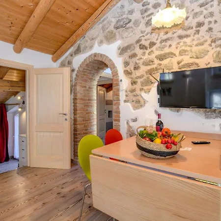 Casa Nel Borgo - Il Gufo Daire