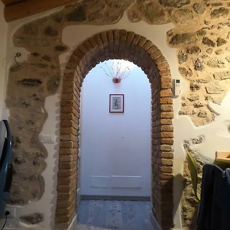 Casa Nel Borgo - Il Gufo Daire